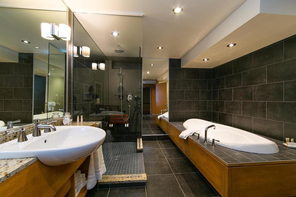 Relais & Chateaux Auberge La Pinsonniere Ла-Мальбе Номер фото