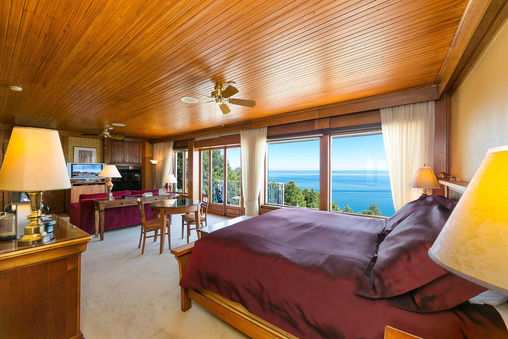 Relais & Chateaux Auberge La Pinsonniere Ла-Мальбе Номер фото