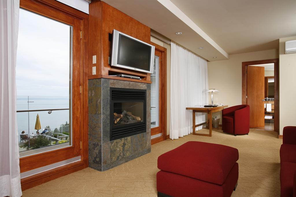 Relais & Chateaux Auberge La Pinsonniere Ла-Мальбе Номер фото